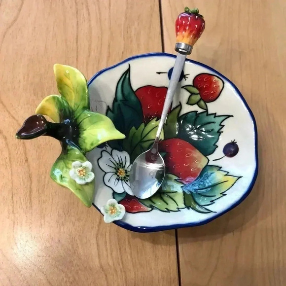 J McCall strawberry footed floral & strawberry dish and spoon with strawberry. - Picture 1 of 8